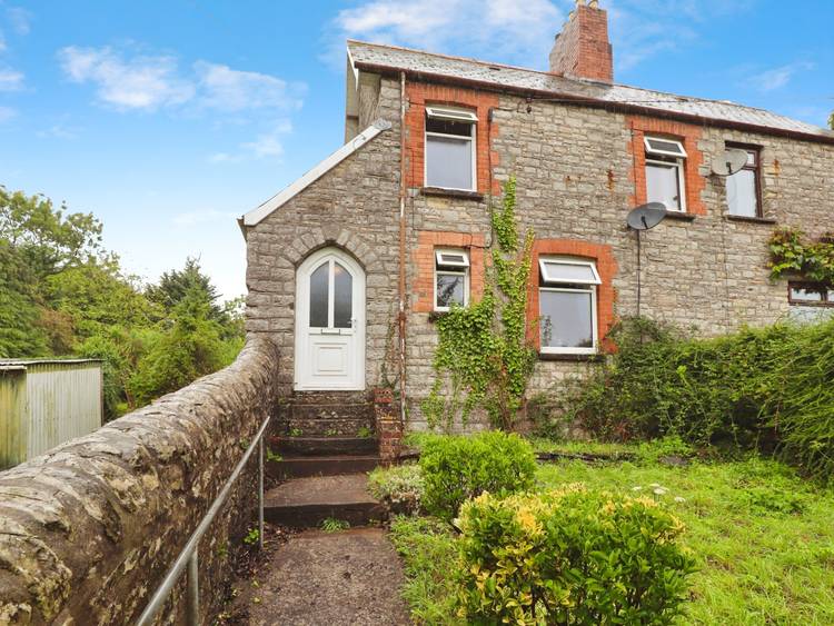 3 bedroom semi-detached house