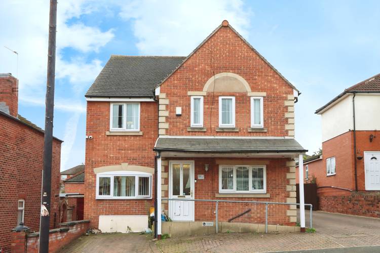 6 bedroom detached house