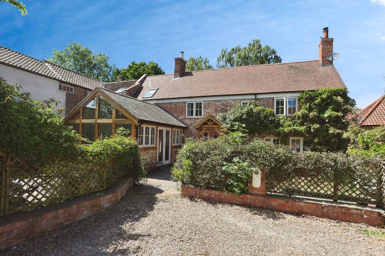 3 bedroom semi-detached house