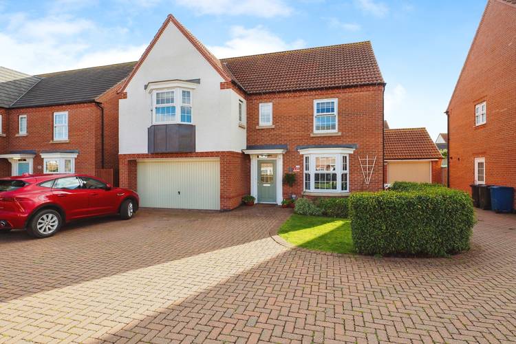 4 bedroom detached house
