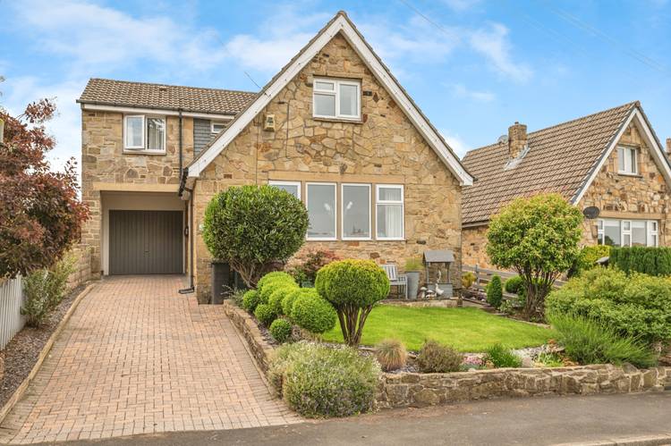 2 bedroom detached house