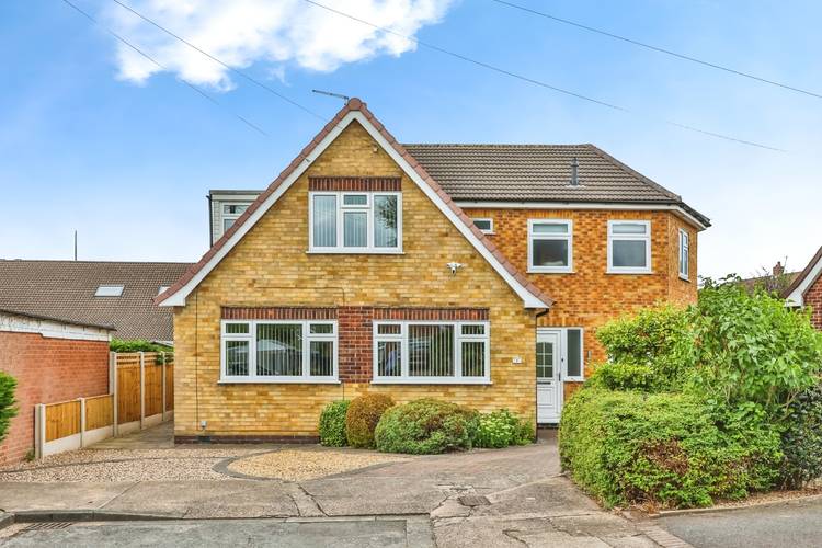 4 bedroom detached house