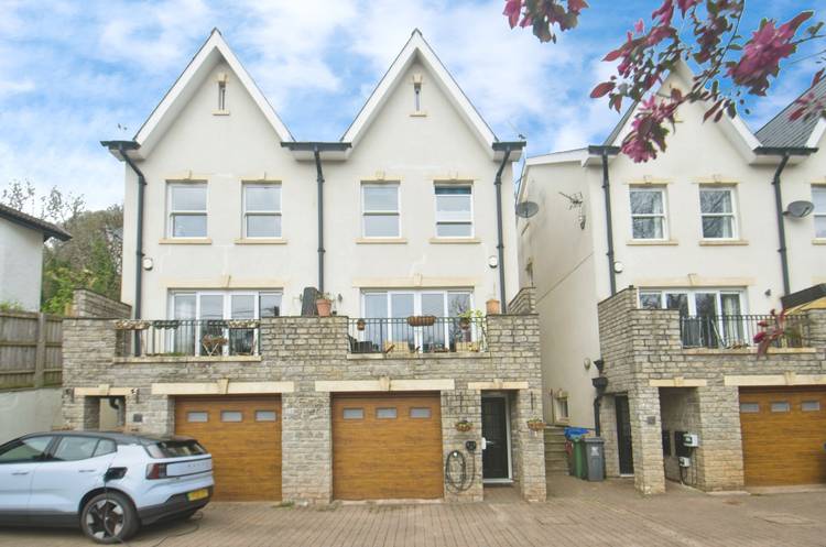 4 bedroom semi-detached house