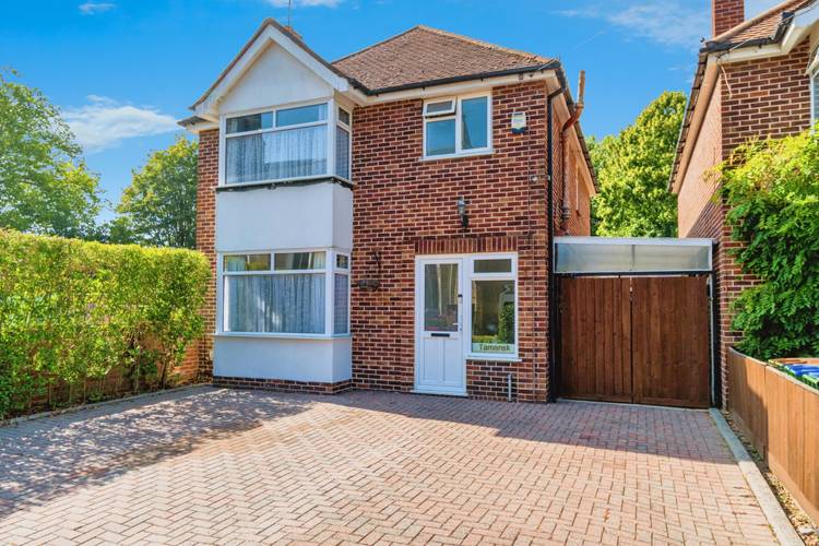 3 bedroom detached house